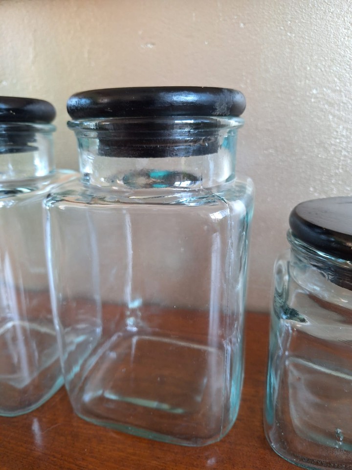 Vintage Voorraadpotten Glas Met Houten Deksels image 4