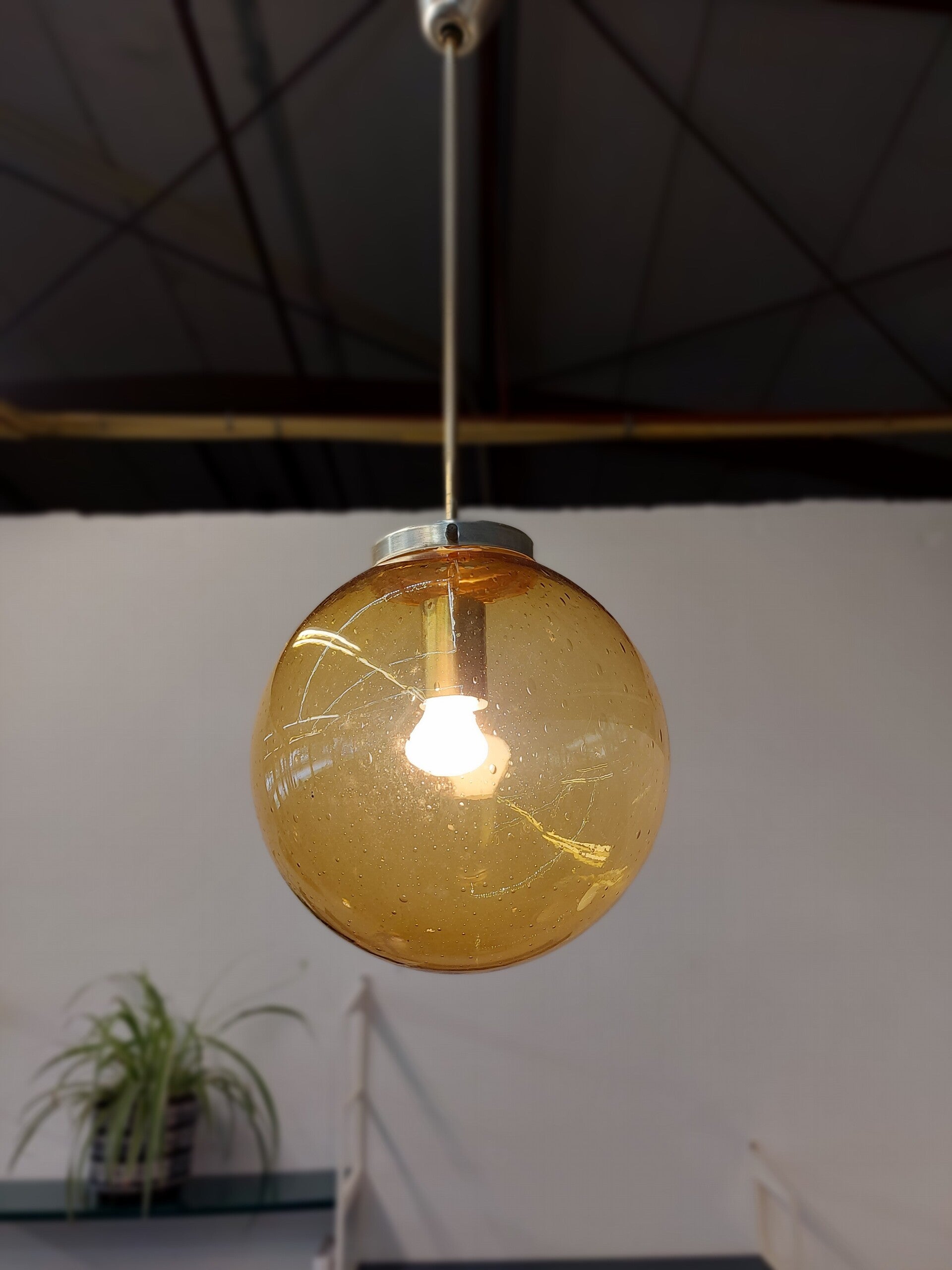 Vintage Hanglamp Messing Goudgeel Bol Glas image 5