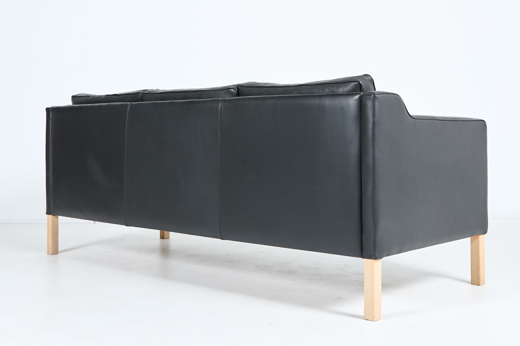 Danish Design Black Leather Sofa From Mogens Hansen image 6