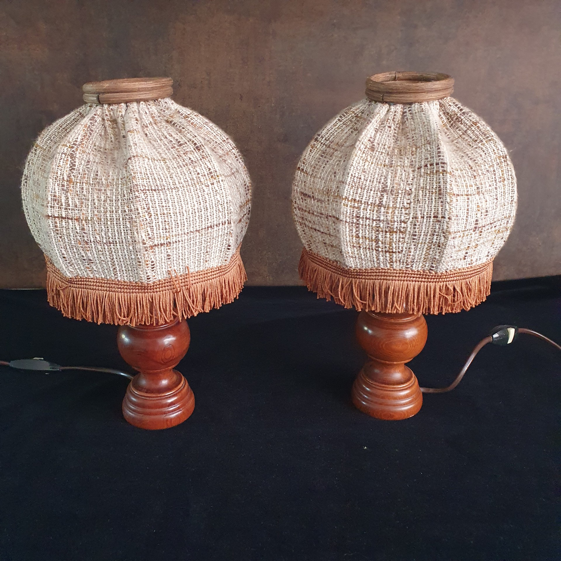 Vintage - Schemerlamp - Bedlamp - Kastlamp - Hout/stof- 2 Stuks image 2