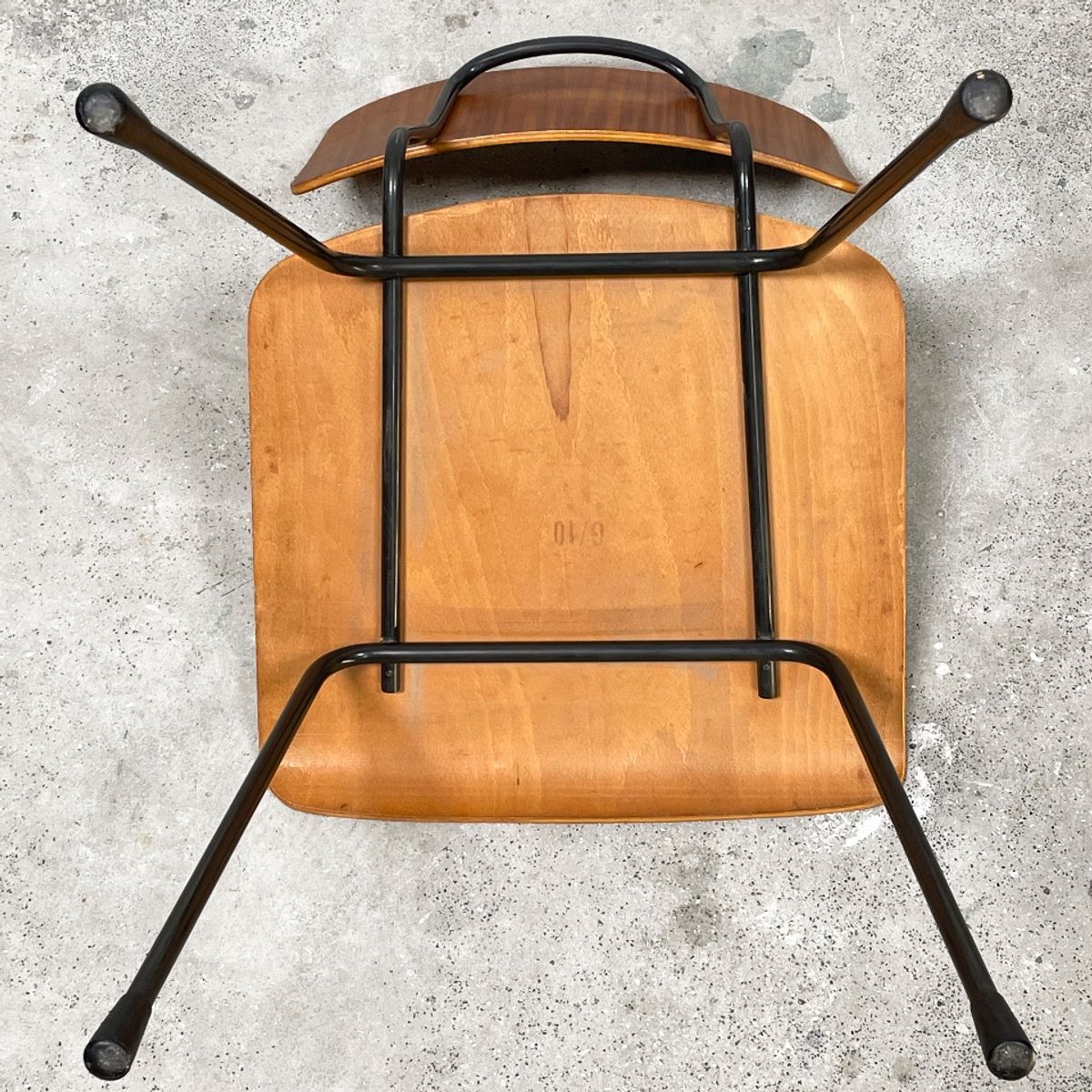 Vintage Gispen Stoelen Met Plywood Zittingen. image 4