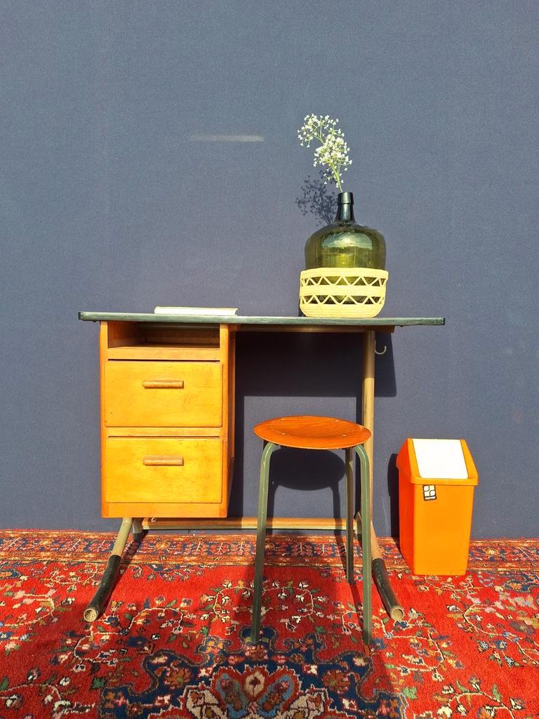 Vintage Bureau, Leraren Lessenaar, Desk, Formica Blad image 14