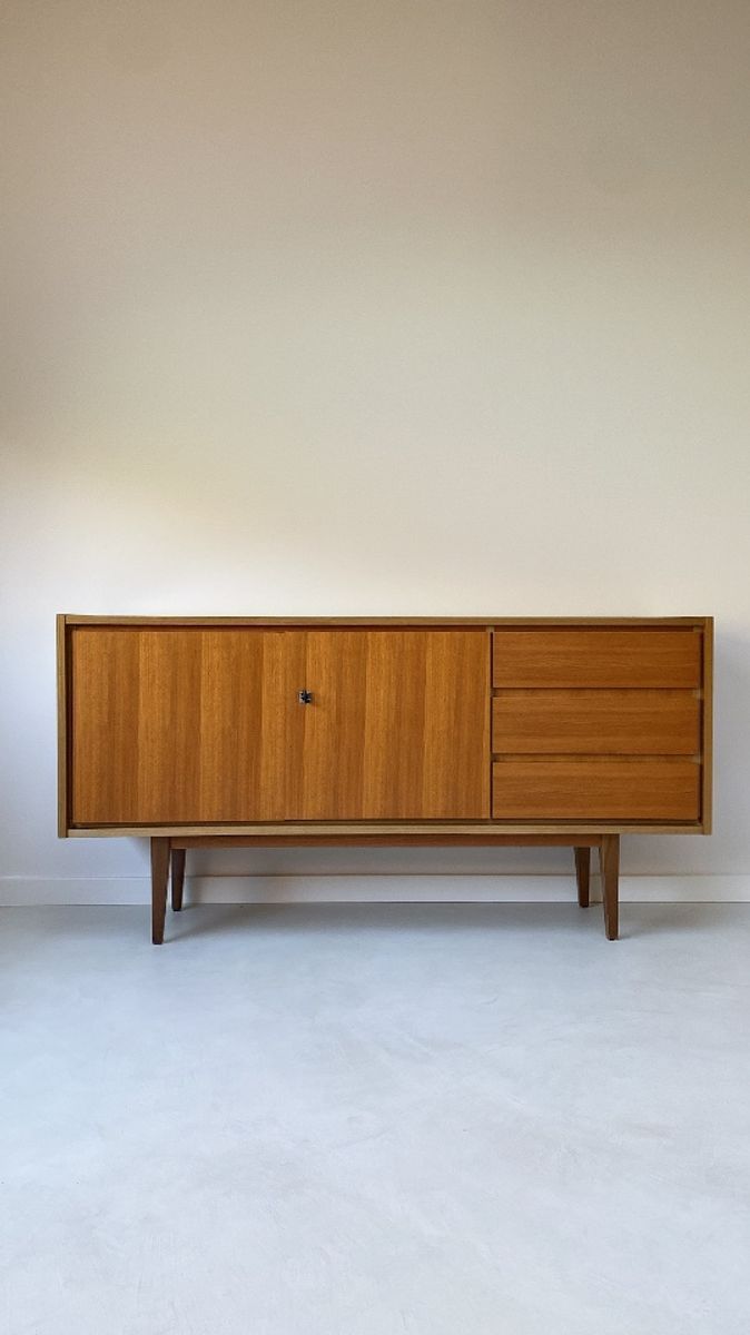 Vintage Houten Dressoir Met 3 Lades En 2 Deurtjes image 2