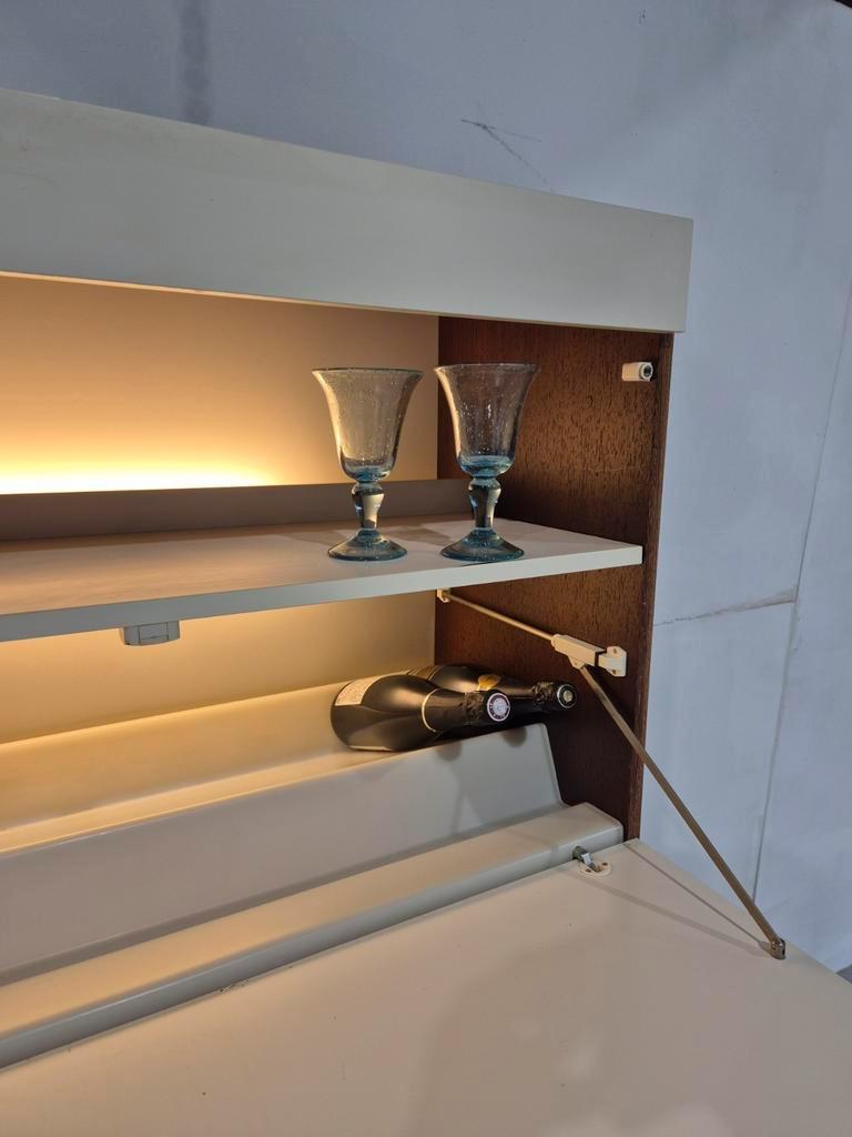 Pastoe Vintage Kast Met Bar En Licht Design image 4