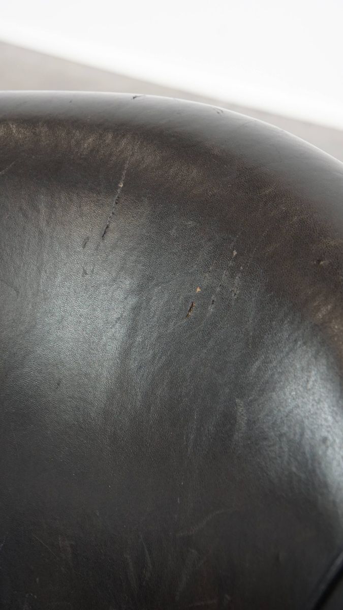 Unieke En Subtiele Zwart/ Grijze Schapenleren Clubfauteuil Met Een Mooi Patina image 12