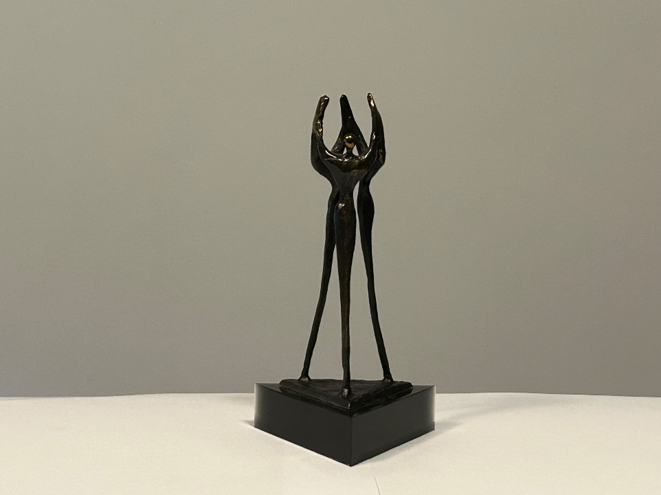 Corry Ammerlaan - Samenwerking Op Niveau - Bronzen Beeldje - Artihove image 2