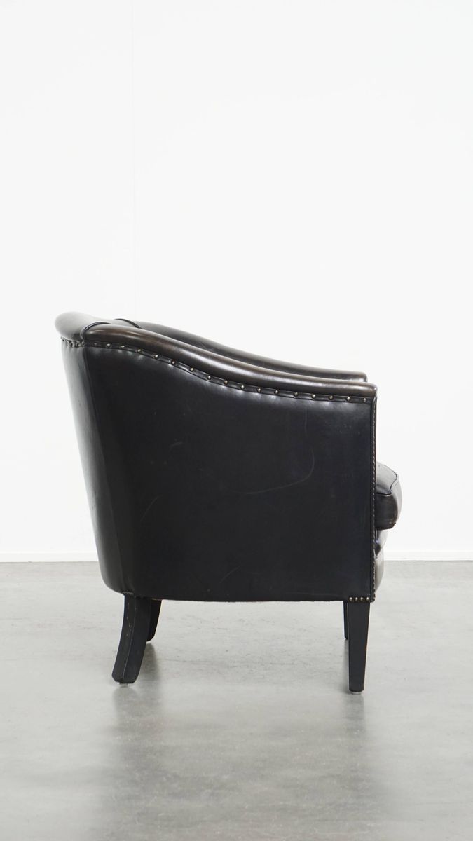Stijlvolle, Unieke En Subtiele Zwart/ Grijze Clubfauteuil Gemaakt Van Schapenleer image 3