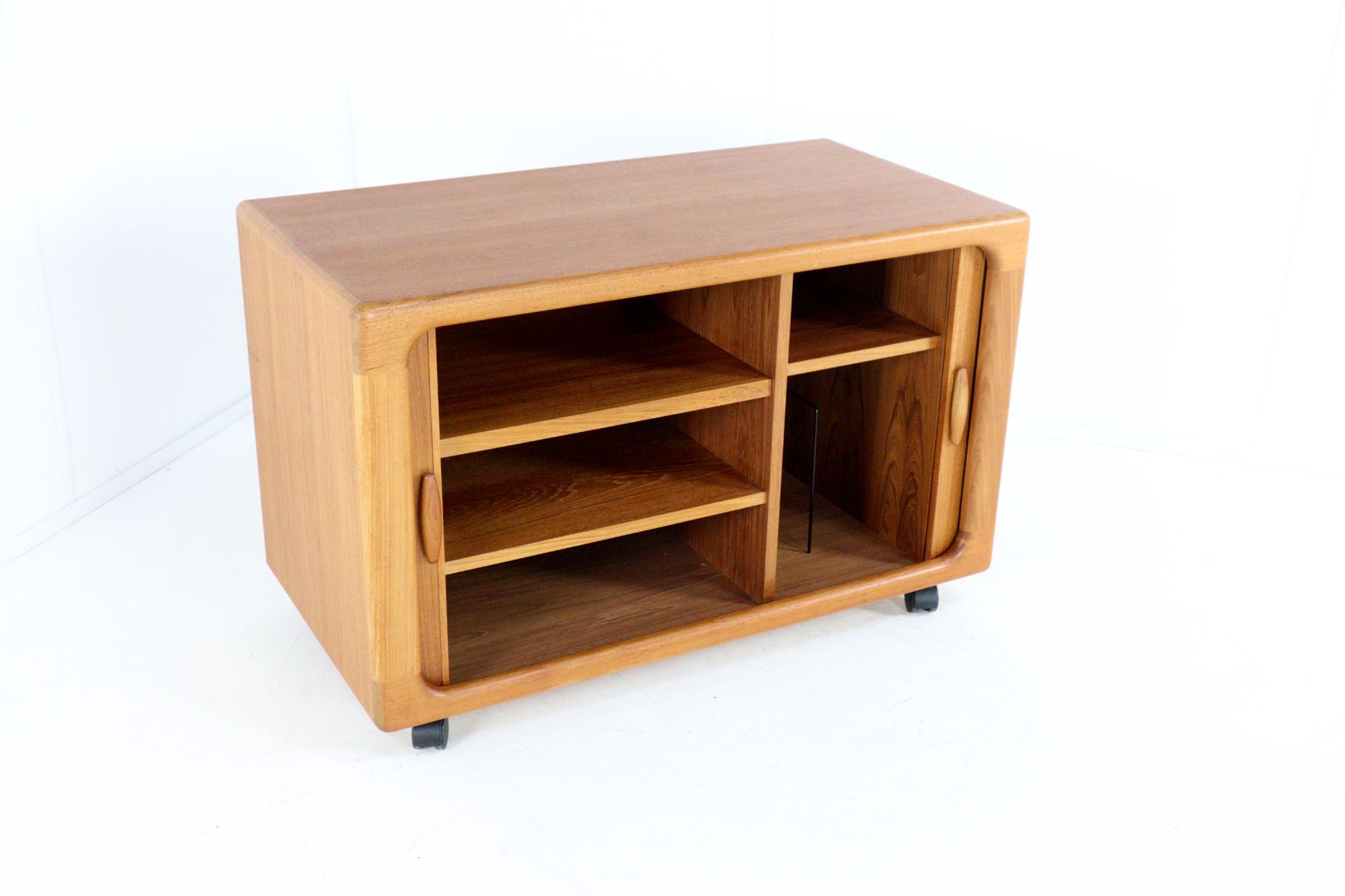 dyrlund Audio / Tv Meubel 'bandholm' Vintage Teak image 19