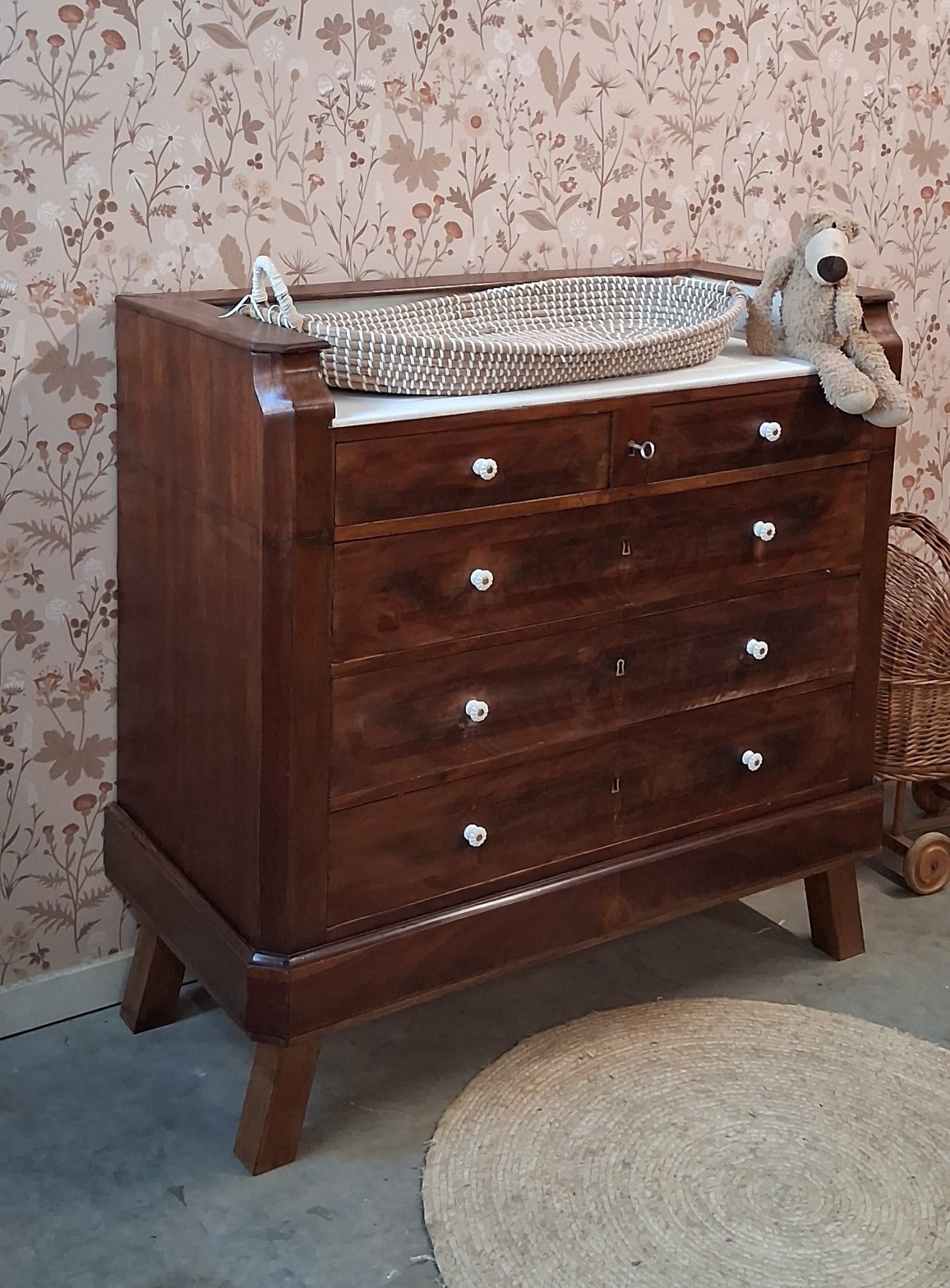 Franse Vintage Commode Met Lades Wit Marmeren Blad image 7
