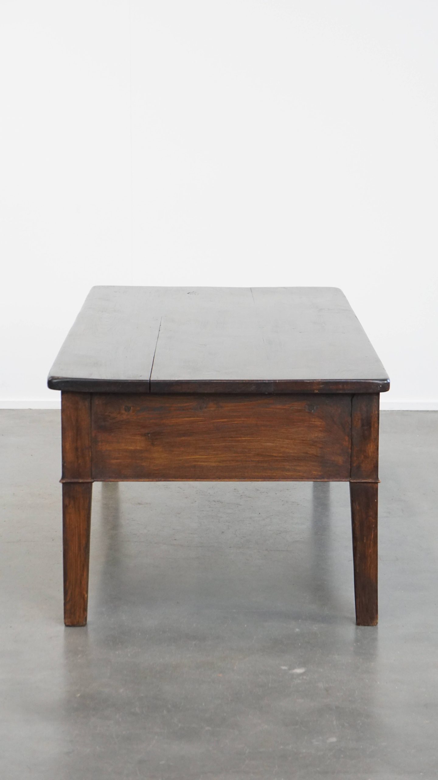 Schitterende Antieke Zuid Europese Kastanjehouten Salontafel Met 2 Lades image 5