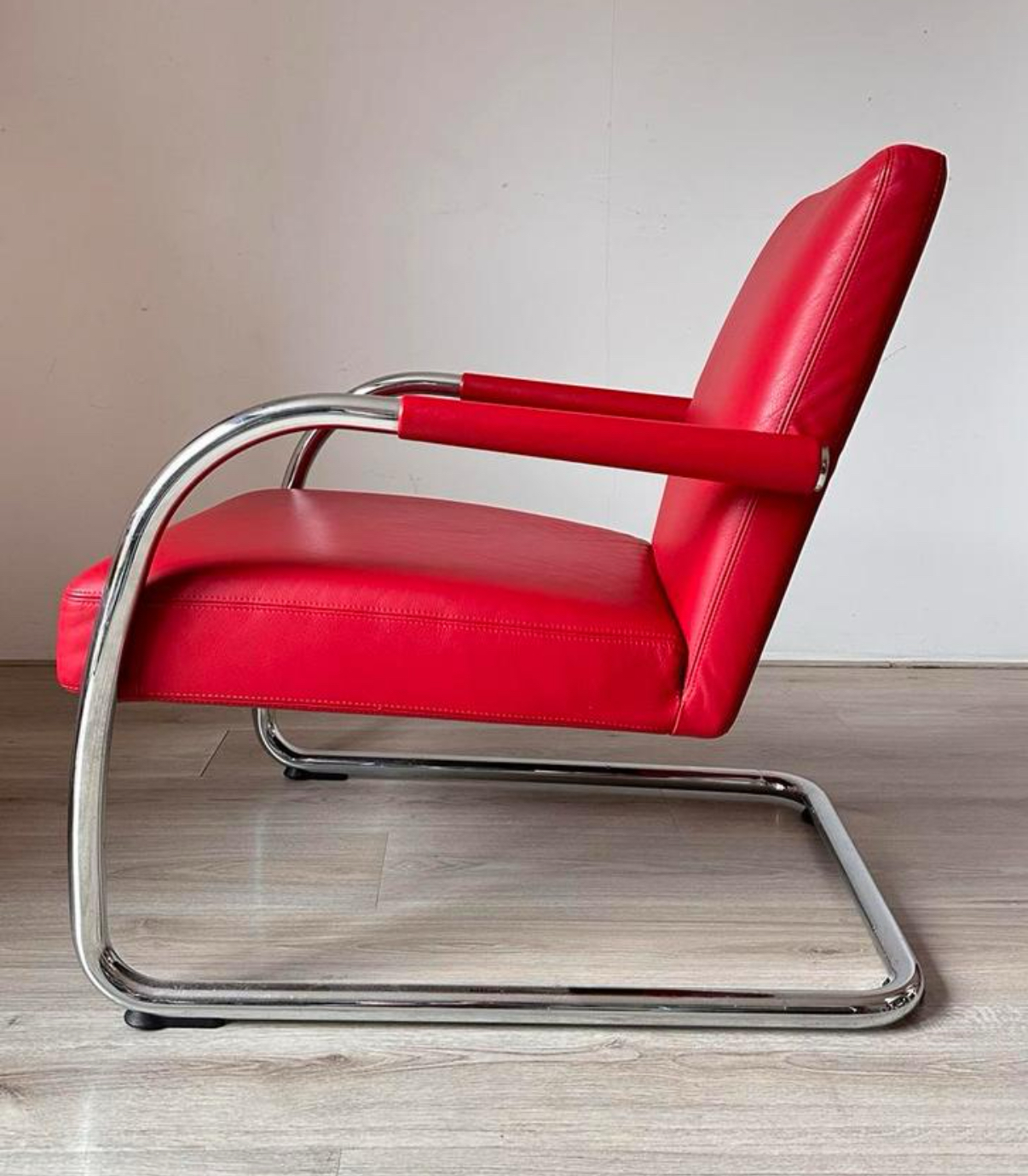 2x Vitra Visalounge Leather Armchairs By Antonio Citterio image 2