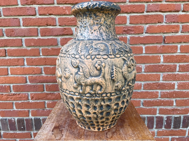 Een Fraaie Jasba Vloervaas. Azteken -design image 2