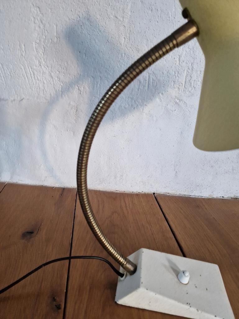 Sis Light Duits Vintage Bureau Lamp Jaren 50 Geel. image 3