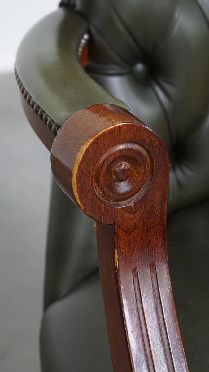 Tijdloze Groene Rundleren Chesterfield Bureaustoel In Engelse Stijl Op Wieltjes image 11