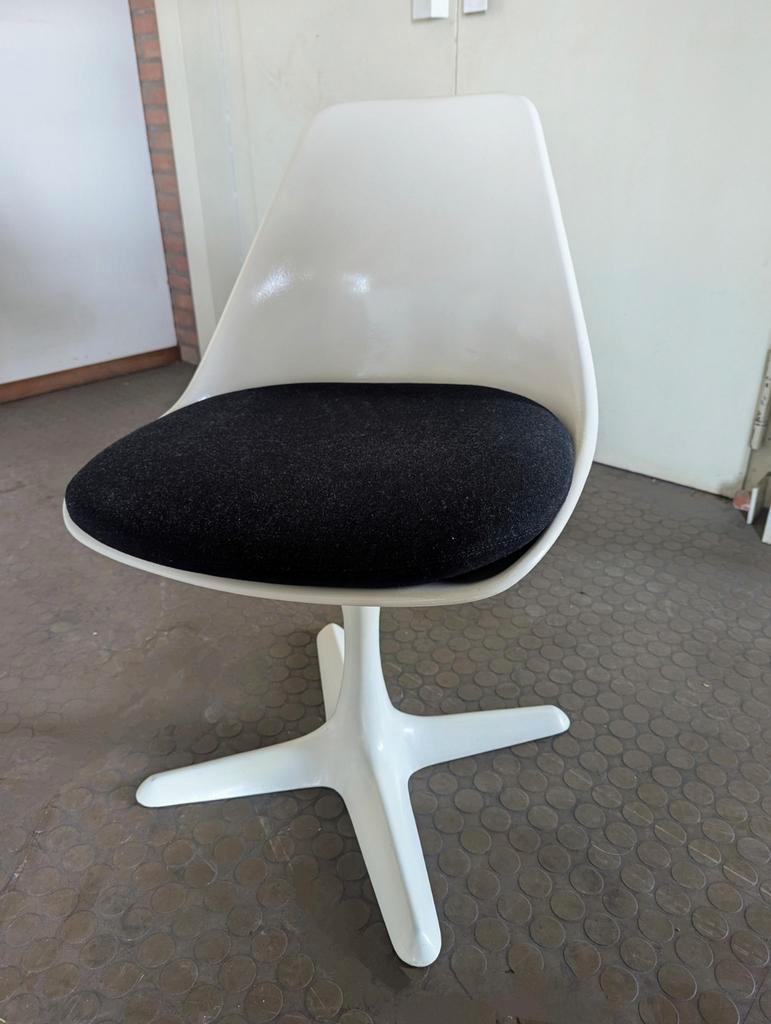 5 Vintage Arkana Tulipe Stoelen- Maurice Burke image 16