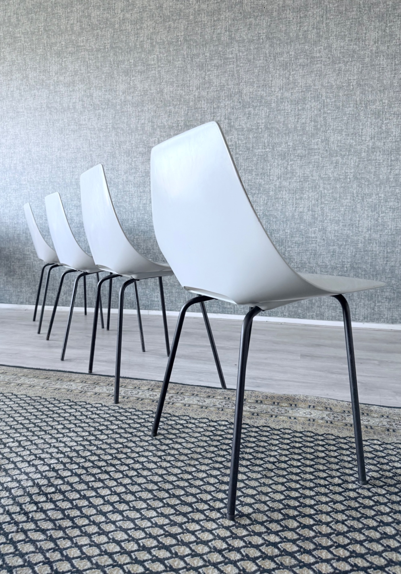 4x Vintage Tonneau Chairs Design By Pierre Guariche image 12