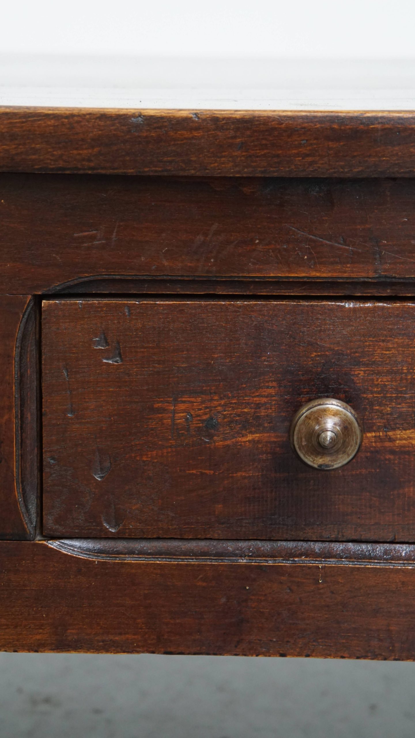 Prachtige En Unieke Antieke Franse Salontafel Van Vruchtenbomenhout Met 5 Lades image 10