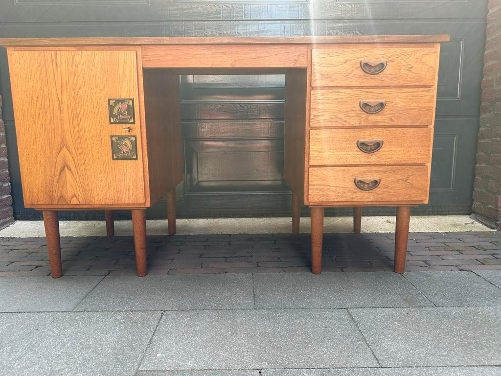 Vintage Sixties Bureau image 17