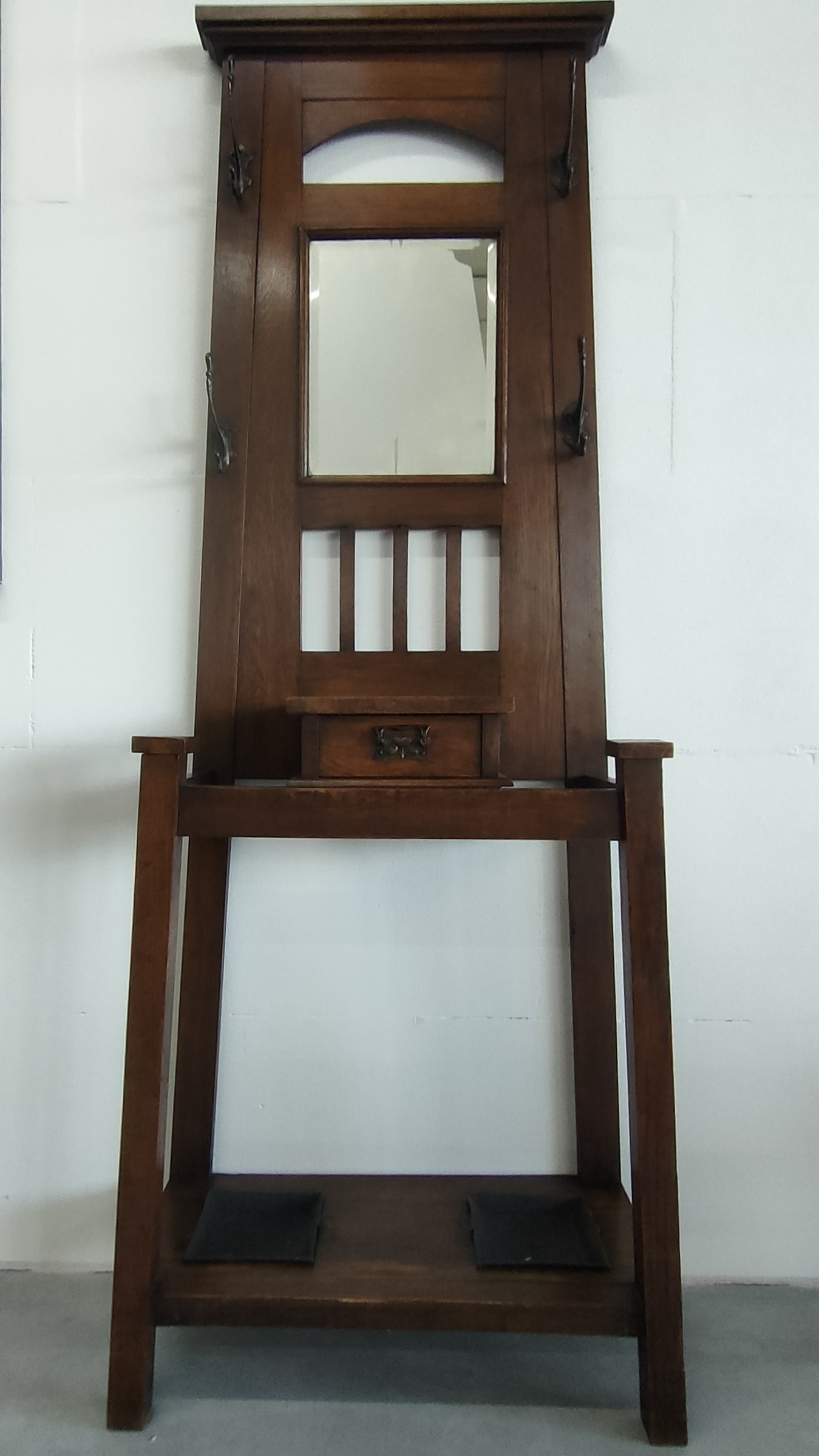 Antieke Arts & Crafts Halmeubel Kapstok (1908) image 2