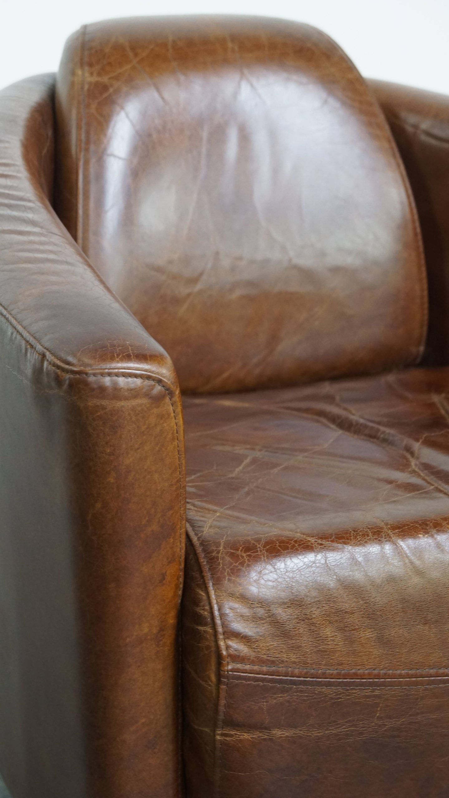 Karaktervolle En Unieke Bruine Aviator Design Fauteuil Gemaakt Van Rundleer image 12