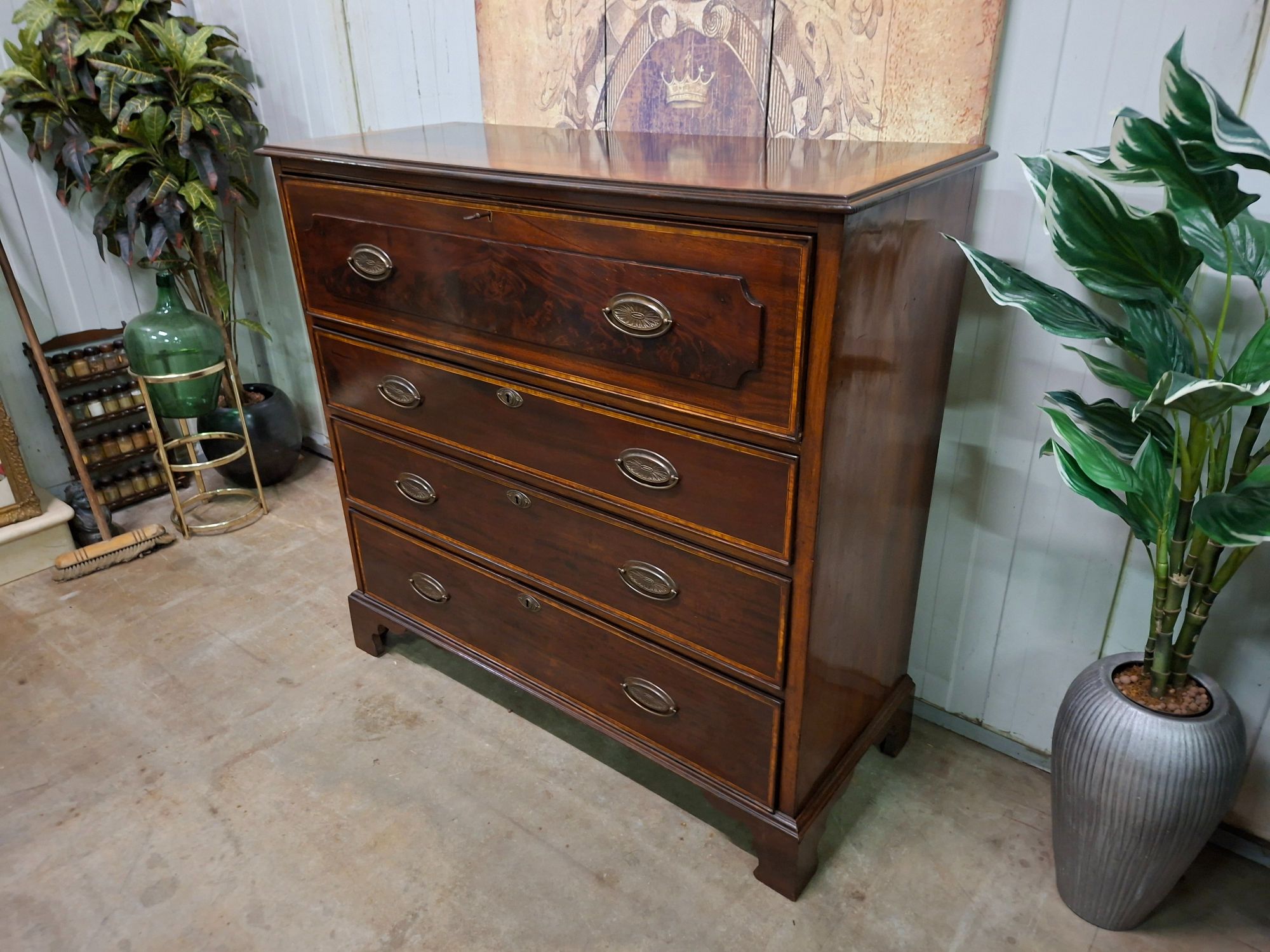 Antieke Engelse Ladenkast, Commode, Achter De Bovenste Lade Zit Een Schrijfgedeelte Ca. 1860 Afm. 120x49 En 115cm Hoog. image 3