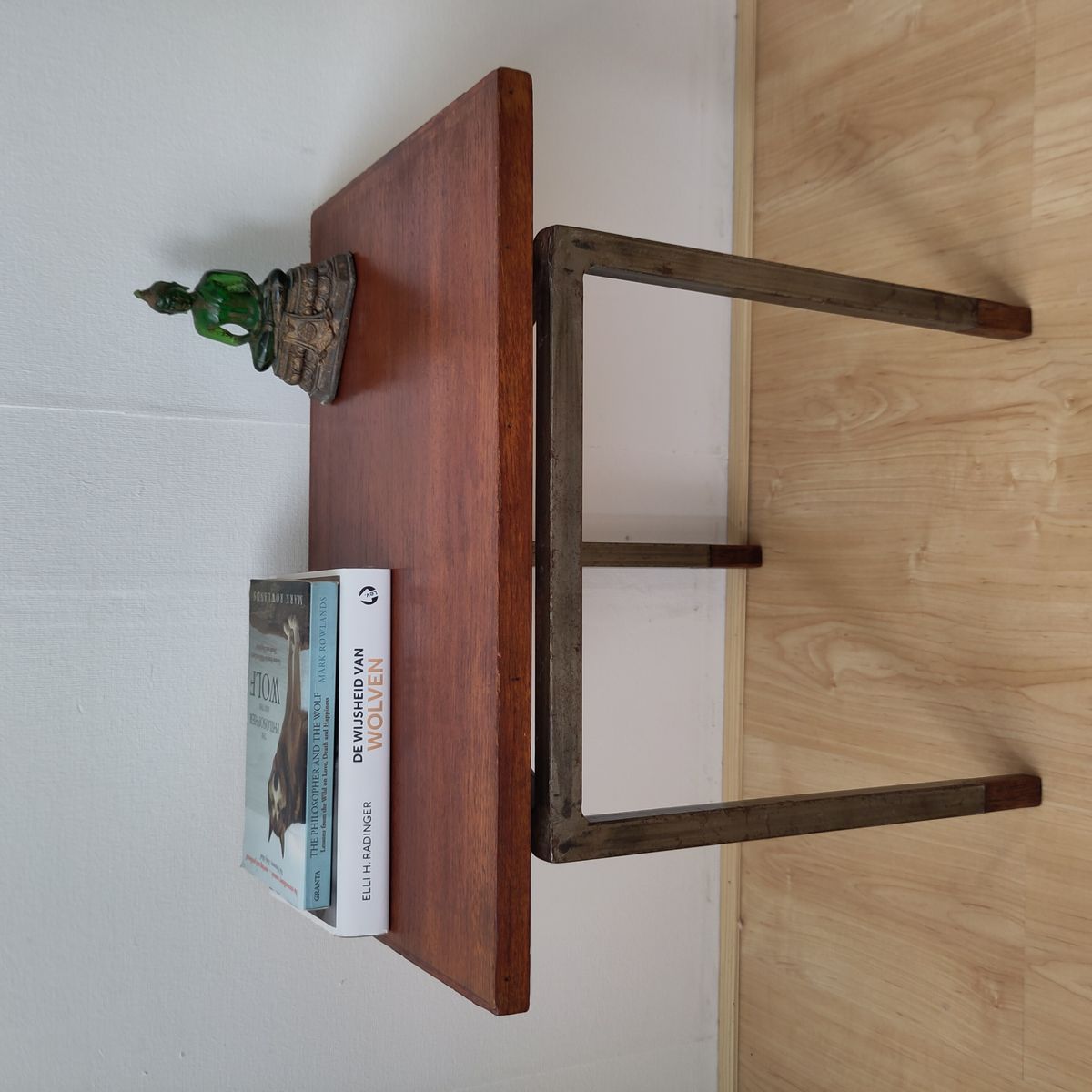 Jaren 60 Bijzettafeltje Hout En Metaal Driepoot image 2