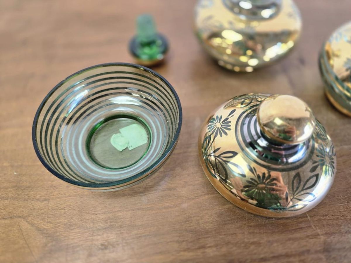 Set Van 3 Vintage Glazen Potjes / Parfumset / Toiletset image 3