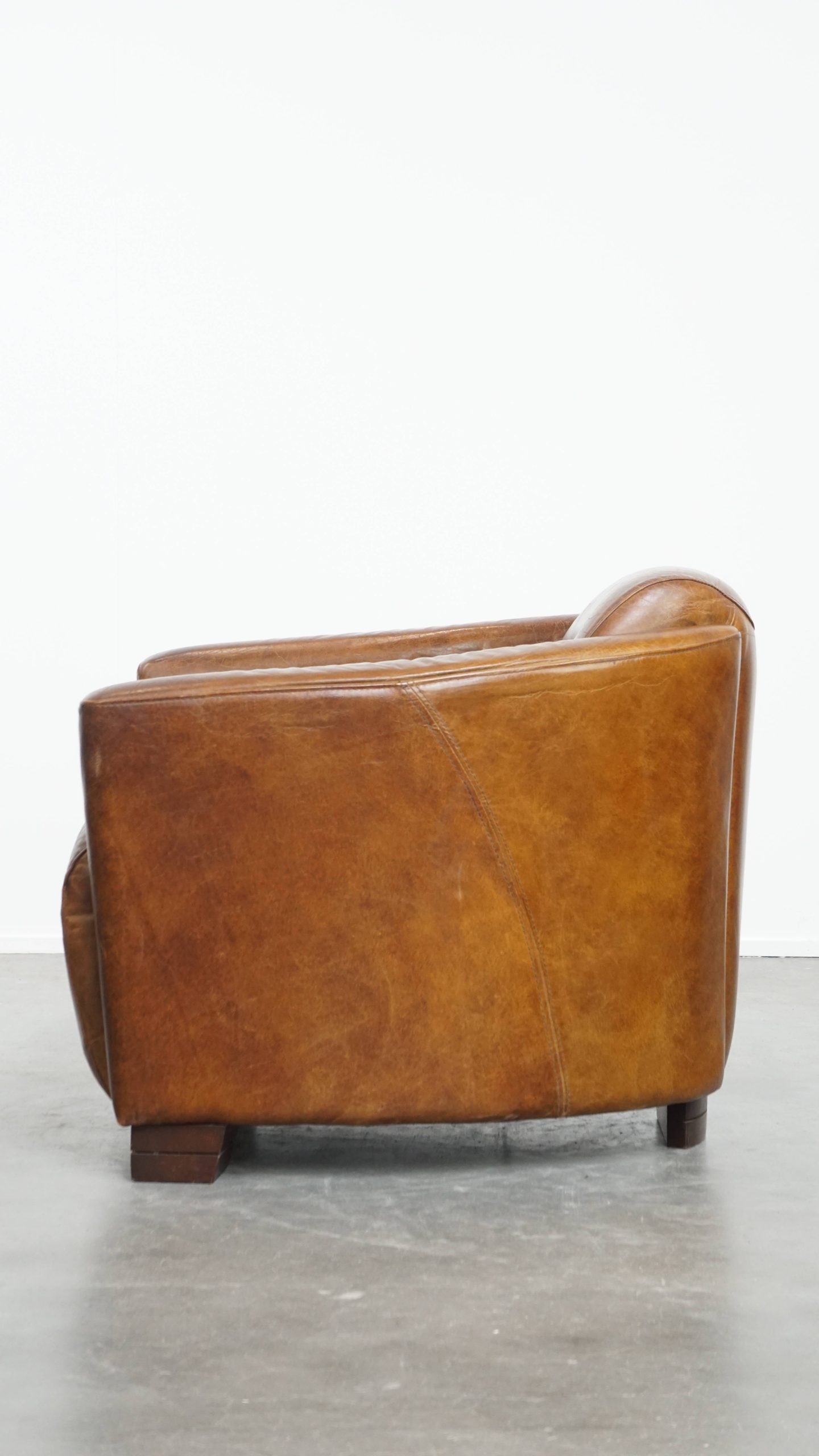 Karaktervolle En Unieke Bruine Aviator Design Fauteuil Gemaakt Van Rundleer image 6