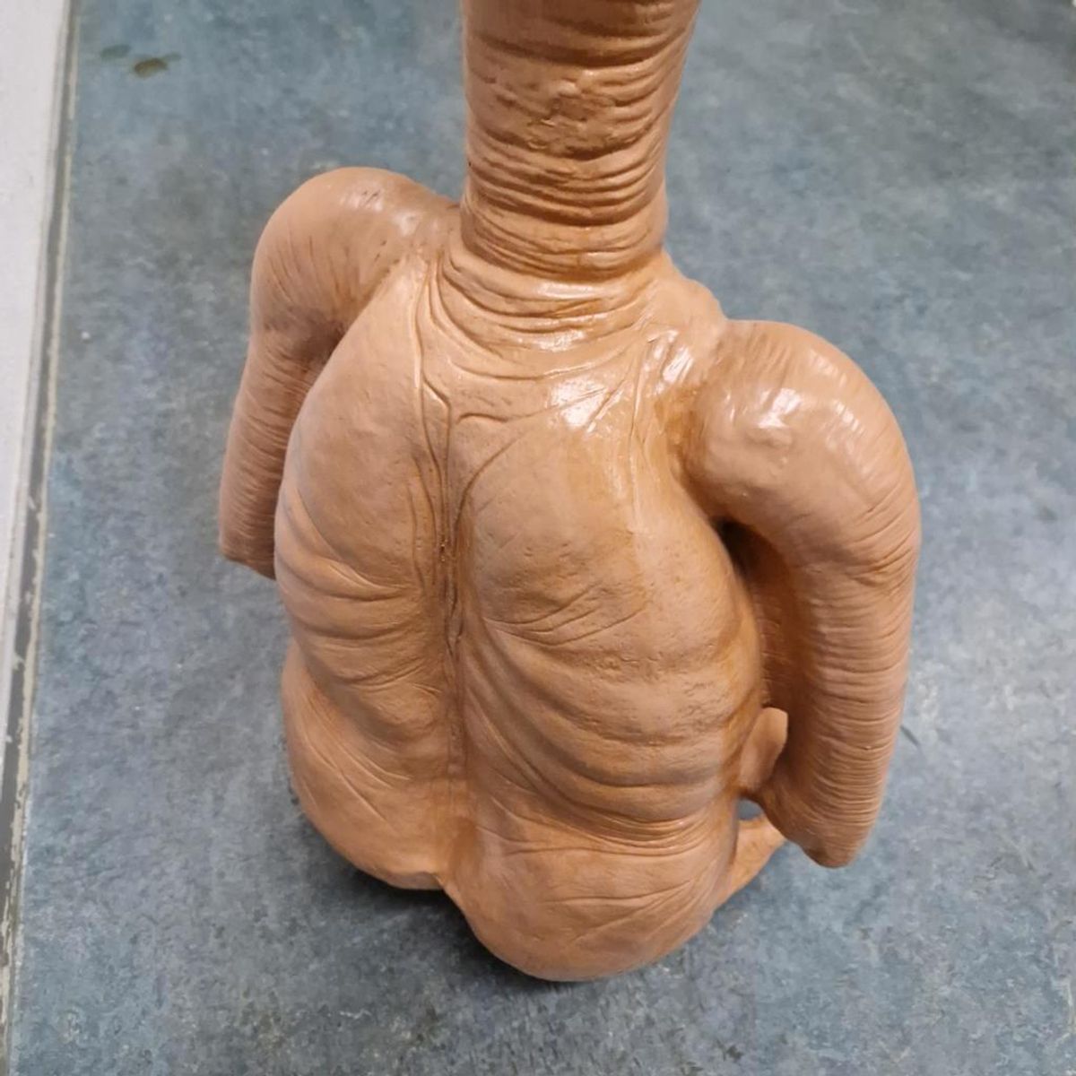 Groot E.t. Beeld Van Glasvezel Of Kunststof image 9