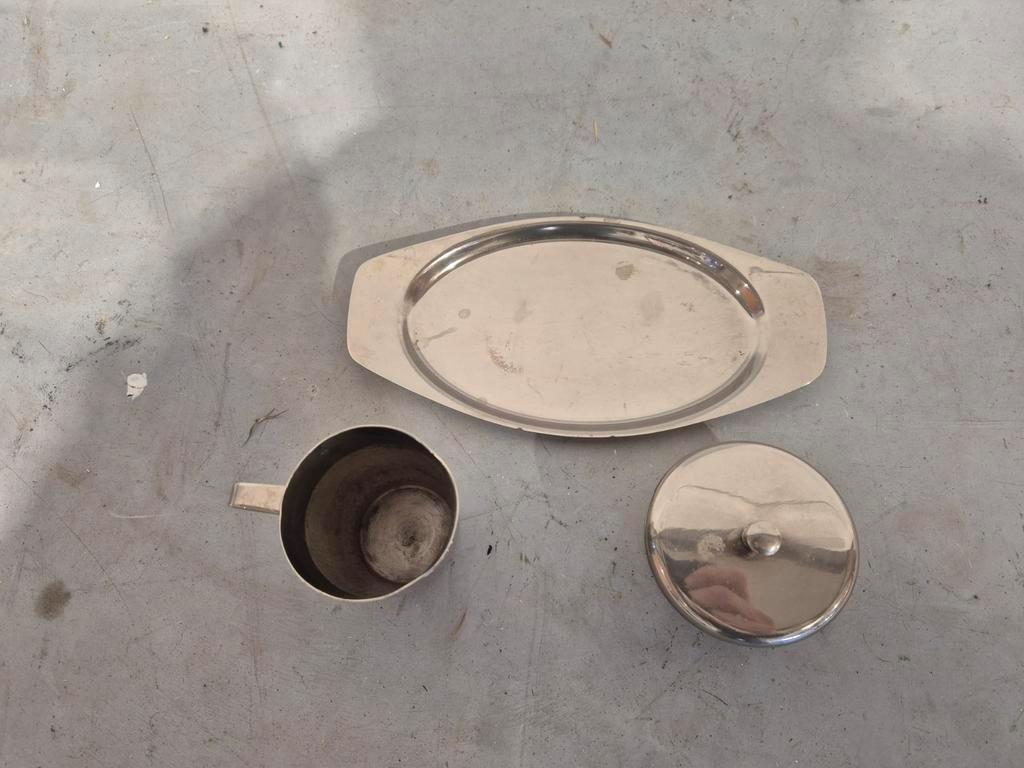 Gehamerd Melk En Suiker Setje Op Dienblad image 6