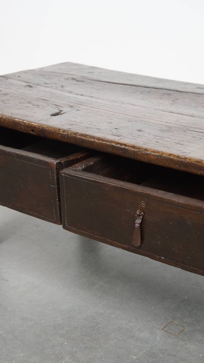 Robuuste, Antieke 18e Eeuwse Zuid-europese Boeren Salontafel Met Een Karaktervol Patina image 7