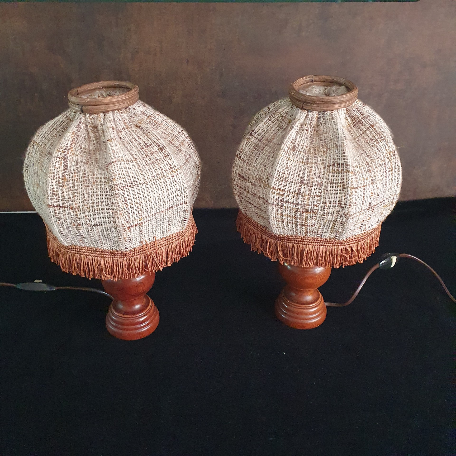 Vintage - Schemerlamp - Bedlamp - Kastlamp - Hout/stof- 2 Stuks image 3