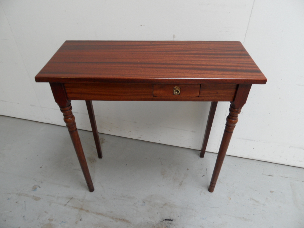 Mahonie Sidetable image 4
