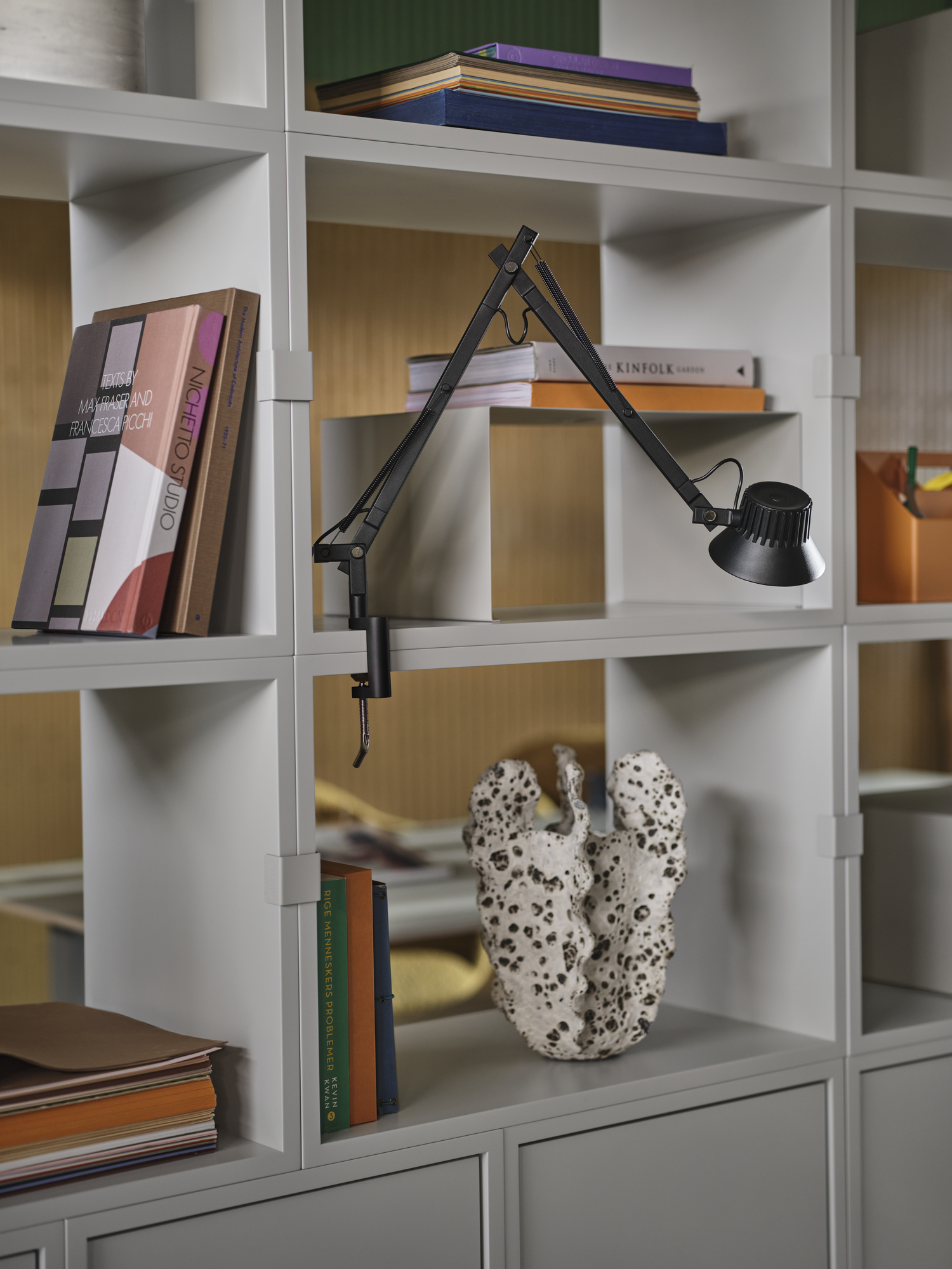 Muuto / Dedicate Table Lamp / Clamp / Brown Green image 9