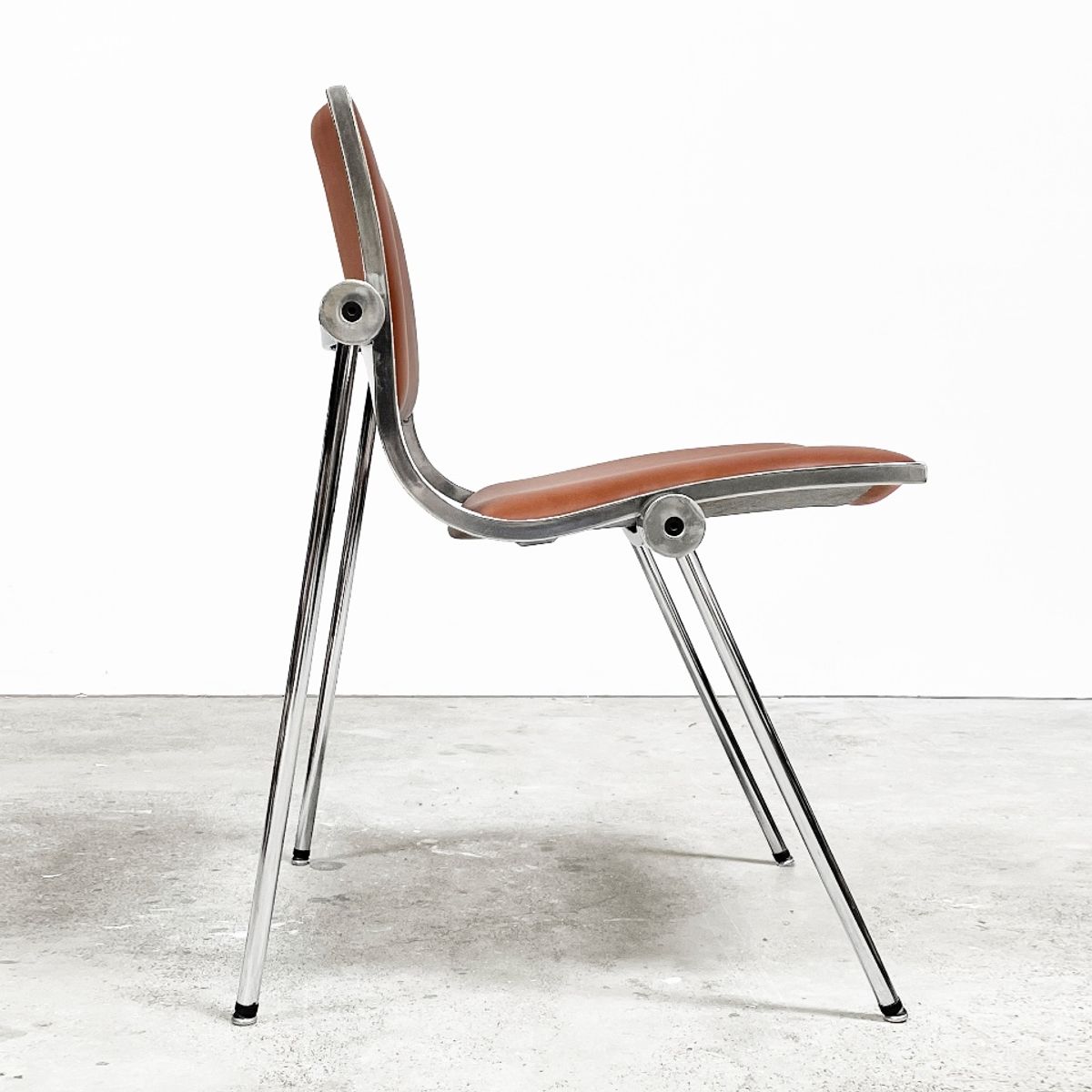 Vintage Italiaanse Vaghi 601 Linea Uno Arch Stoel Opnieuw Bekleed Met Leer. image 4