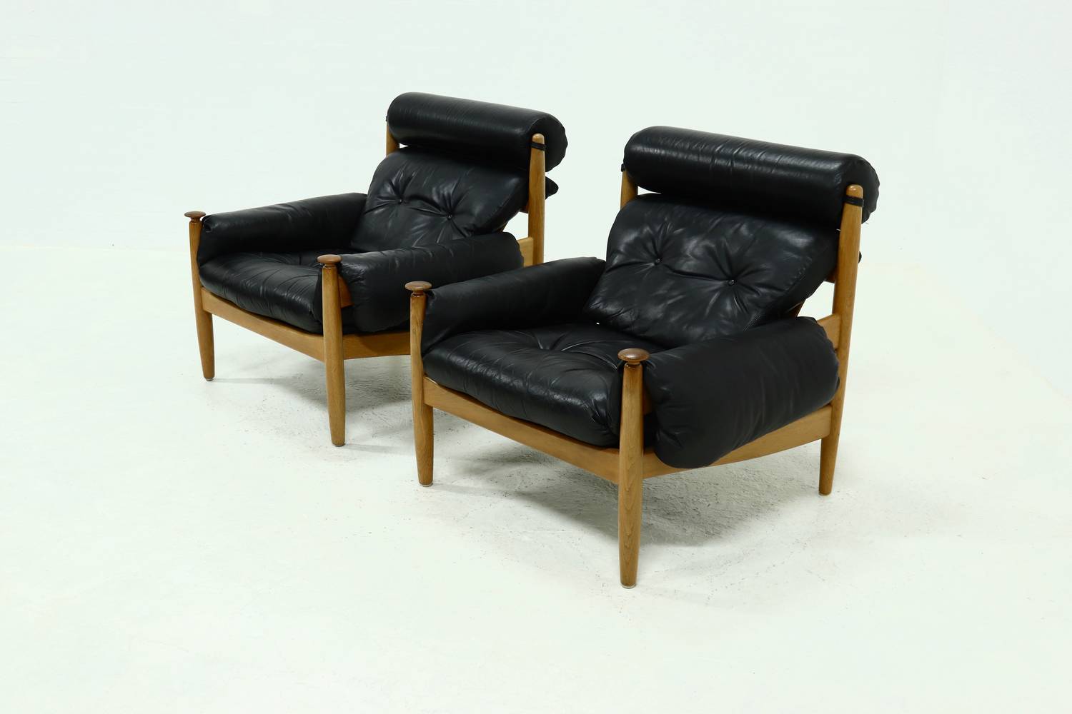 Pair Of Scandinavian Lounge Chairs By Eric Merthen For Ire Möbler 1960s image 3