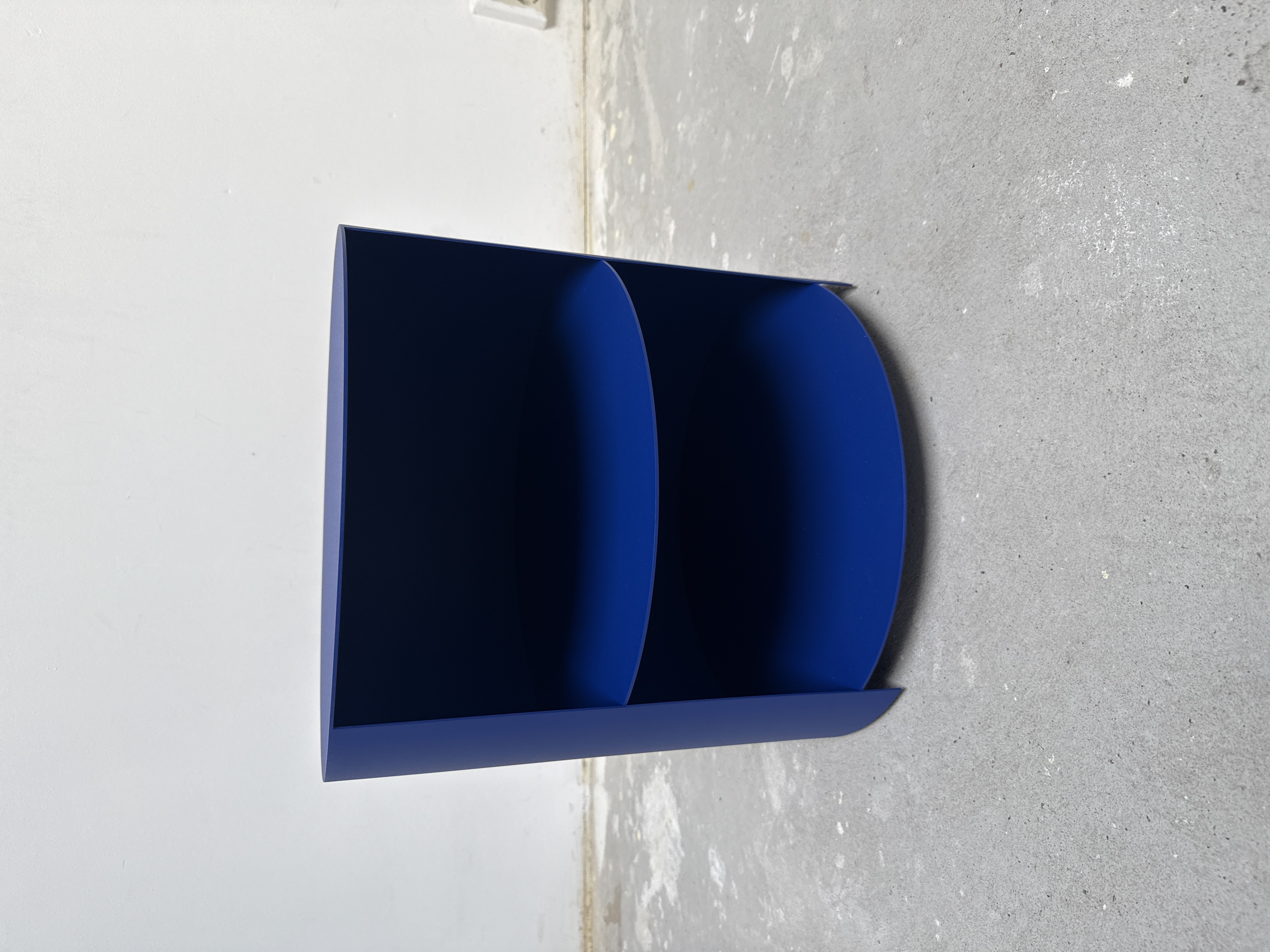 HEM | Hide Side Table Ultramarijn Structuur Poedercoating image 7