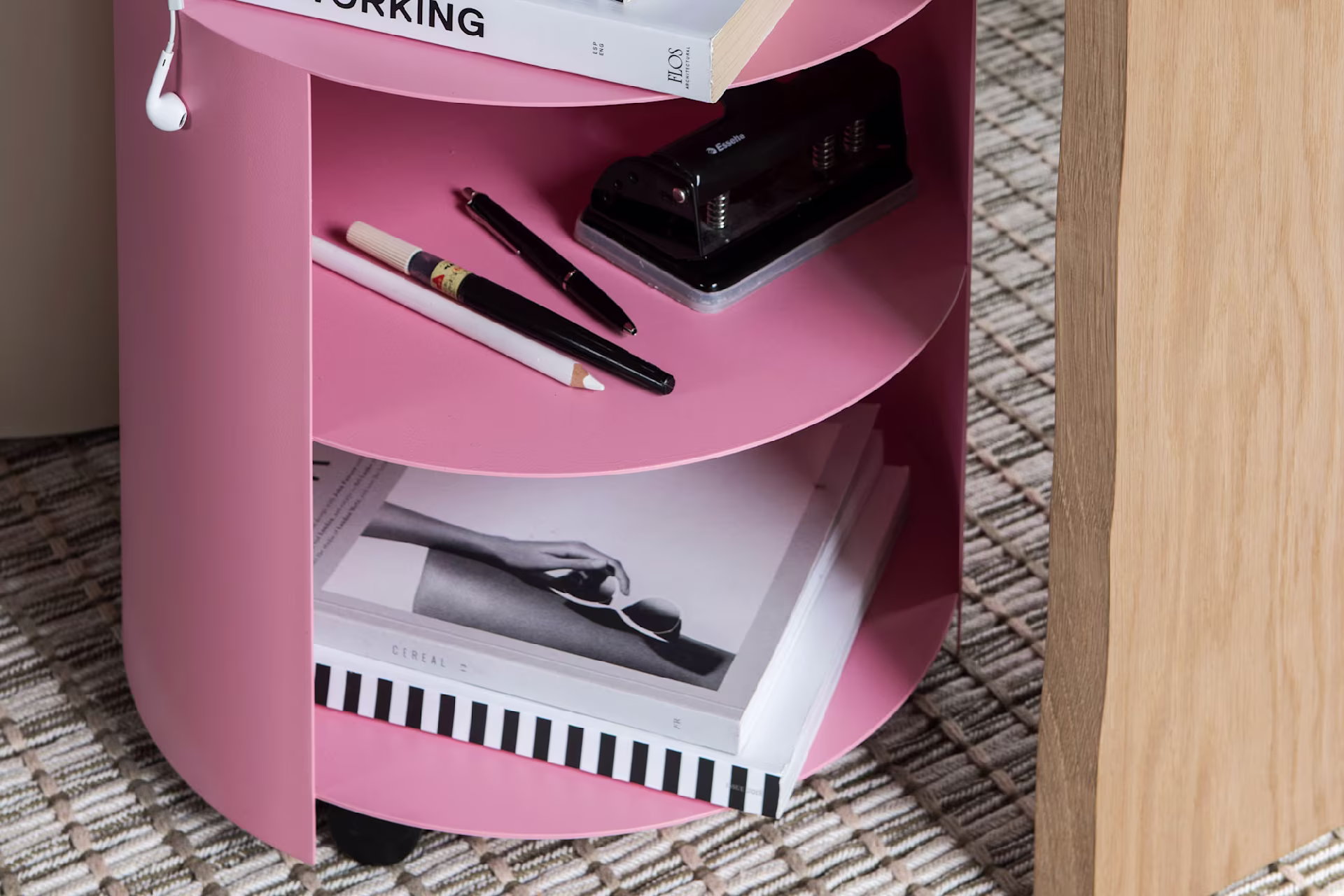 HEM | Hide Side Table Lichtroze Structuurpoedercoating image 7