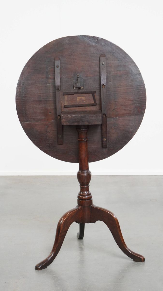 Leuke Antieke Engelse Wijn/ Tilt Top Table/ Bijzettafel Uit De 19e Eeuw Met Een Rond Blad image 4