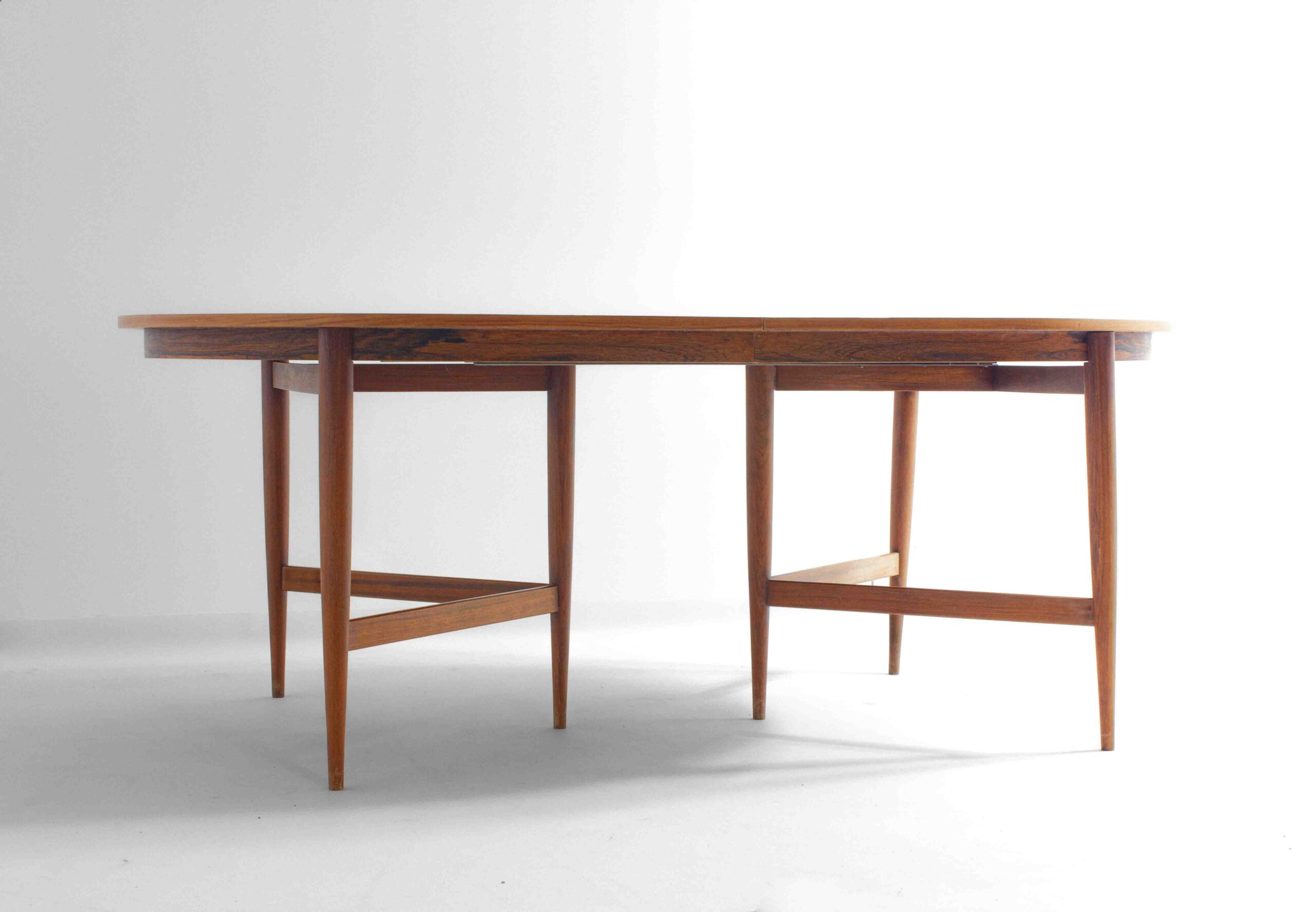 Mid-century Uittrekbare Ovale Eettafel Van Oswald Vermaercke In Teak image 8