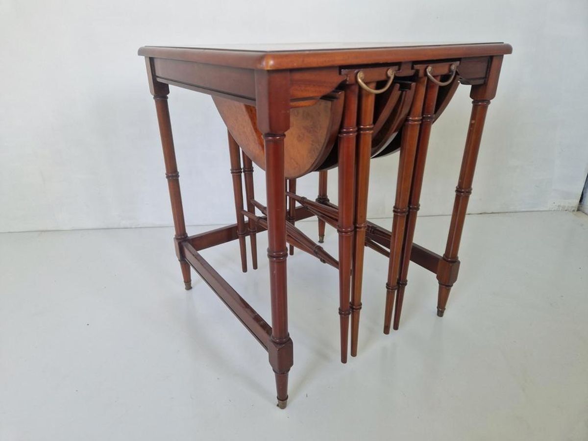 Mahonie Houten Klassieke Nest Tafeltjes. image 5