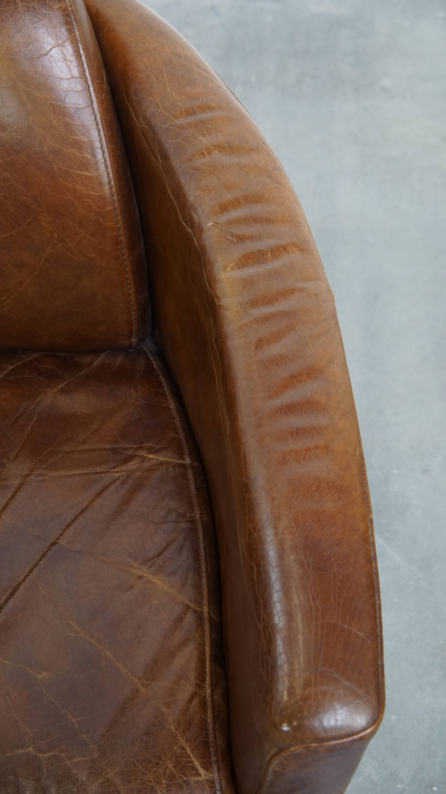 Karaktervolle En Unieke Bruine Aviator Design Fauteuil Gemaakt Van Rundleer image 9