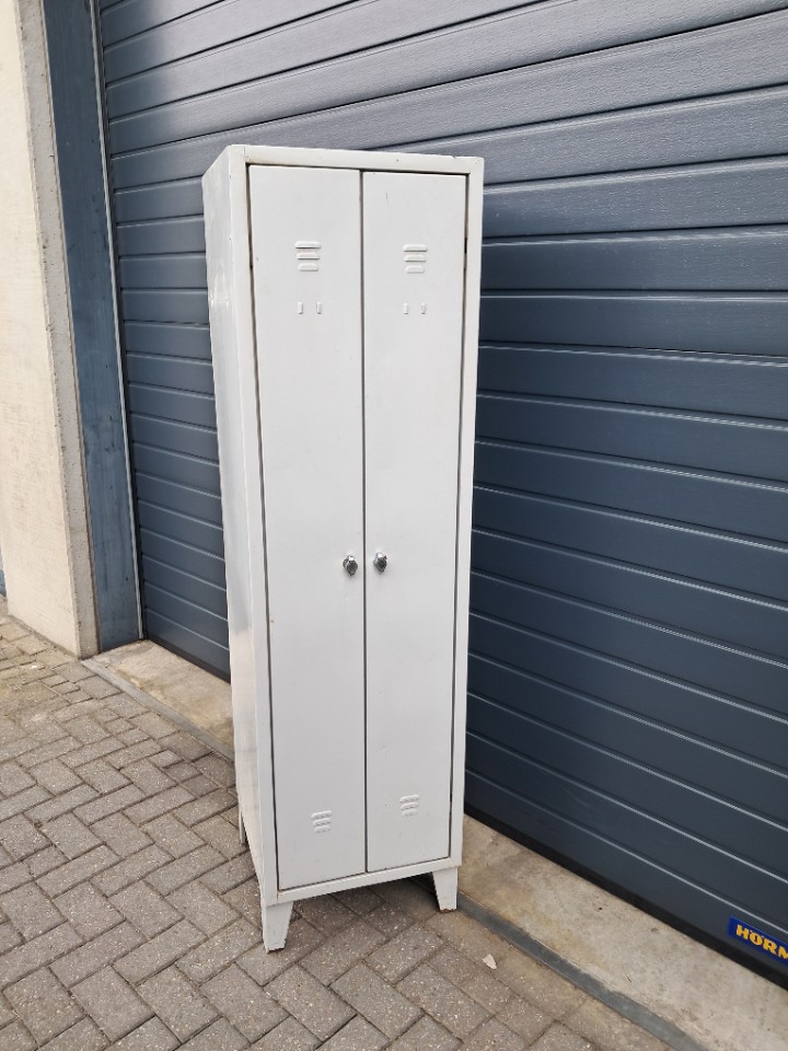 Stoere Vintage Dubbele Locker. image 4