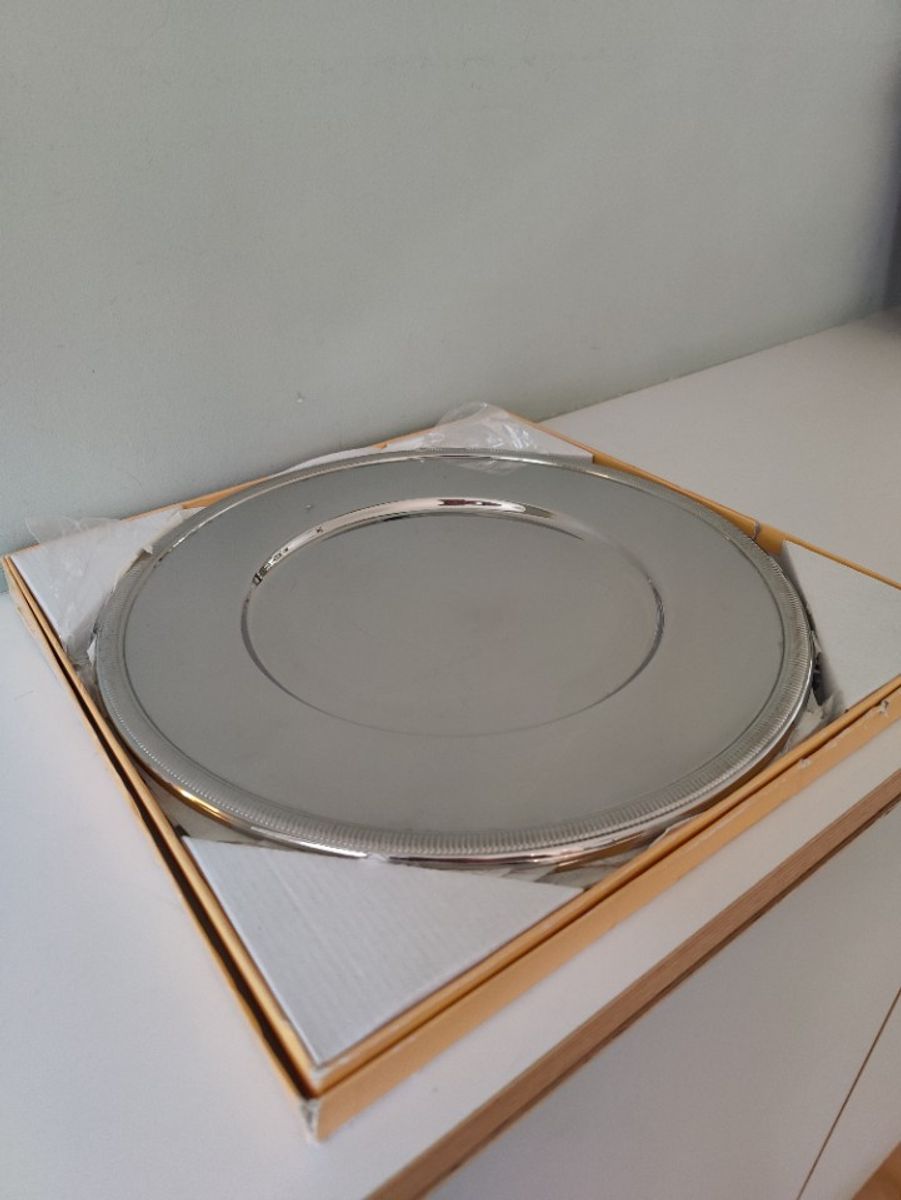 Set Van 4 Inox Onderzetborden, Vervaardigd Door Het Gerenommeerde Huis 'jean Couzon'. image 2