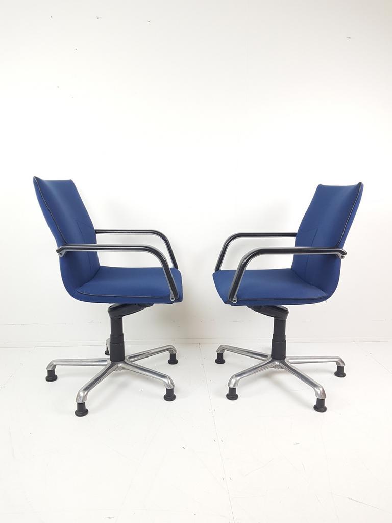 2 Artifort Bureaustoelen Blauw | Blauwe Bureaustoel Setprijs image 2