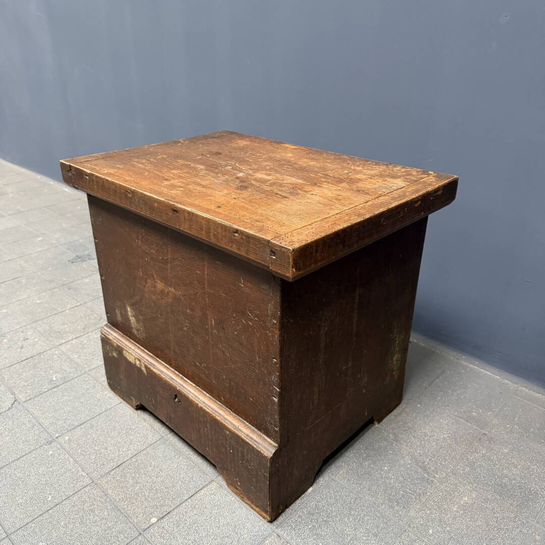 Antieke Bruin Beschilderde Kist image 10