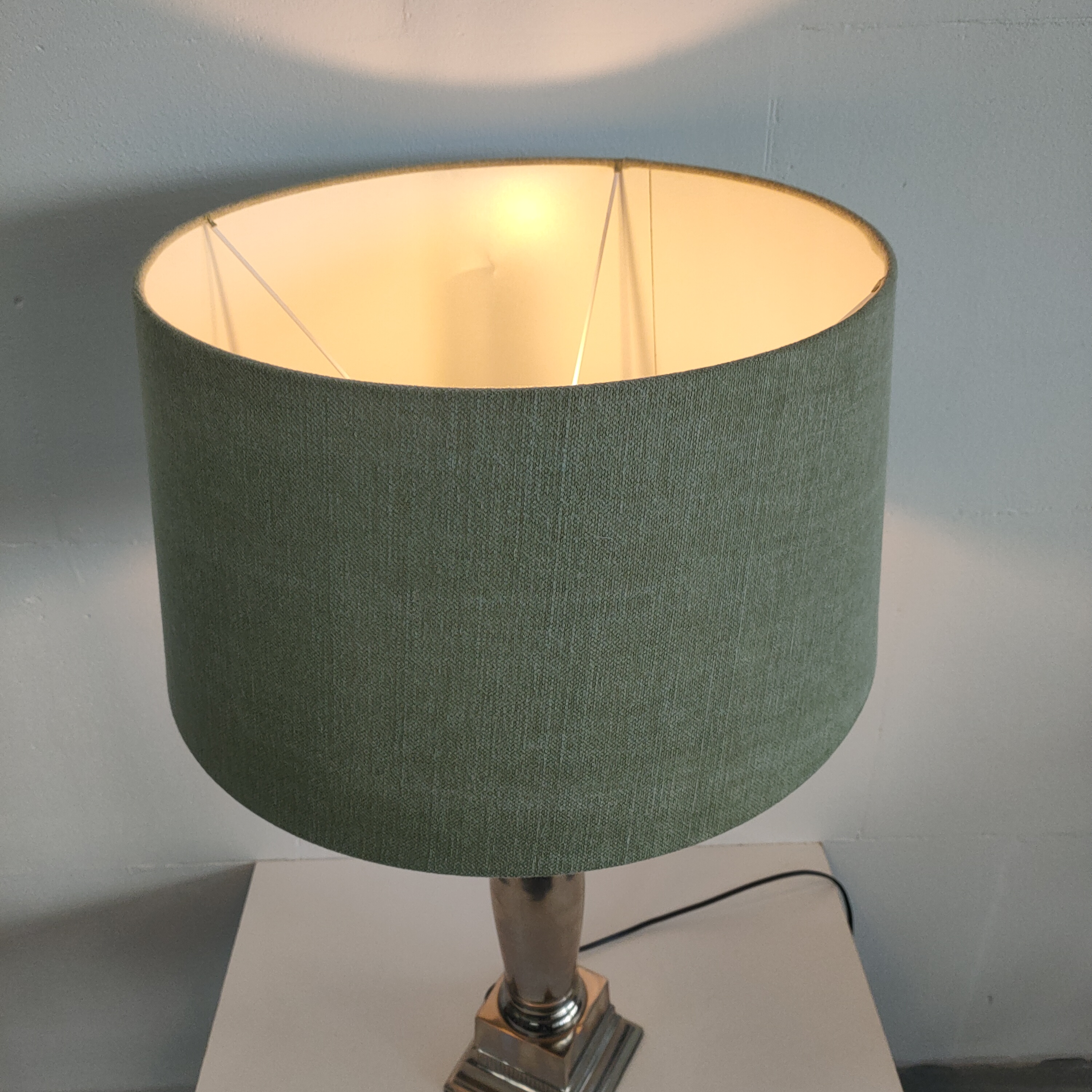 Hoge Tafellamp Met Groene Kap ('emperische Stijl') image 5