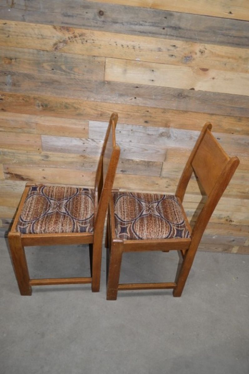 2 Ouderwetse Eiken Stoelen image 6