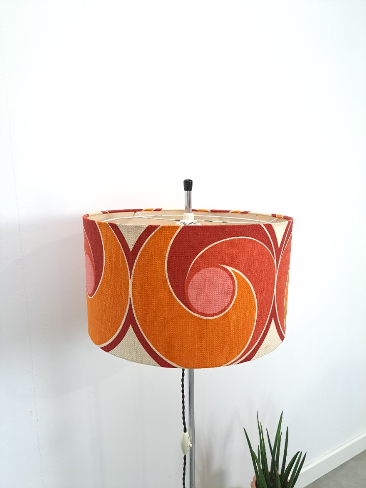 Jaren 70 Vloerlamp Met Gekleurde Kap En Fineer Voet image 4