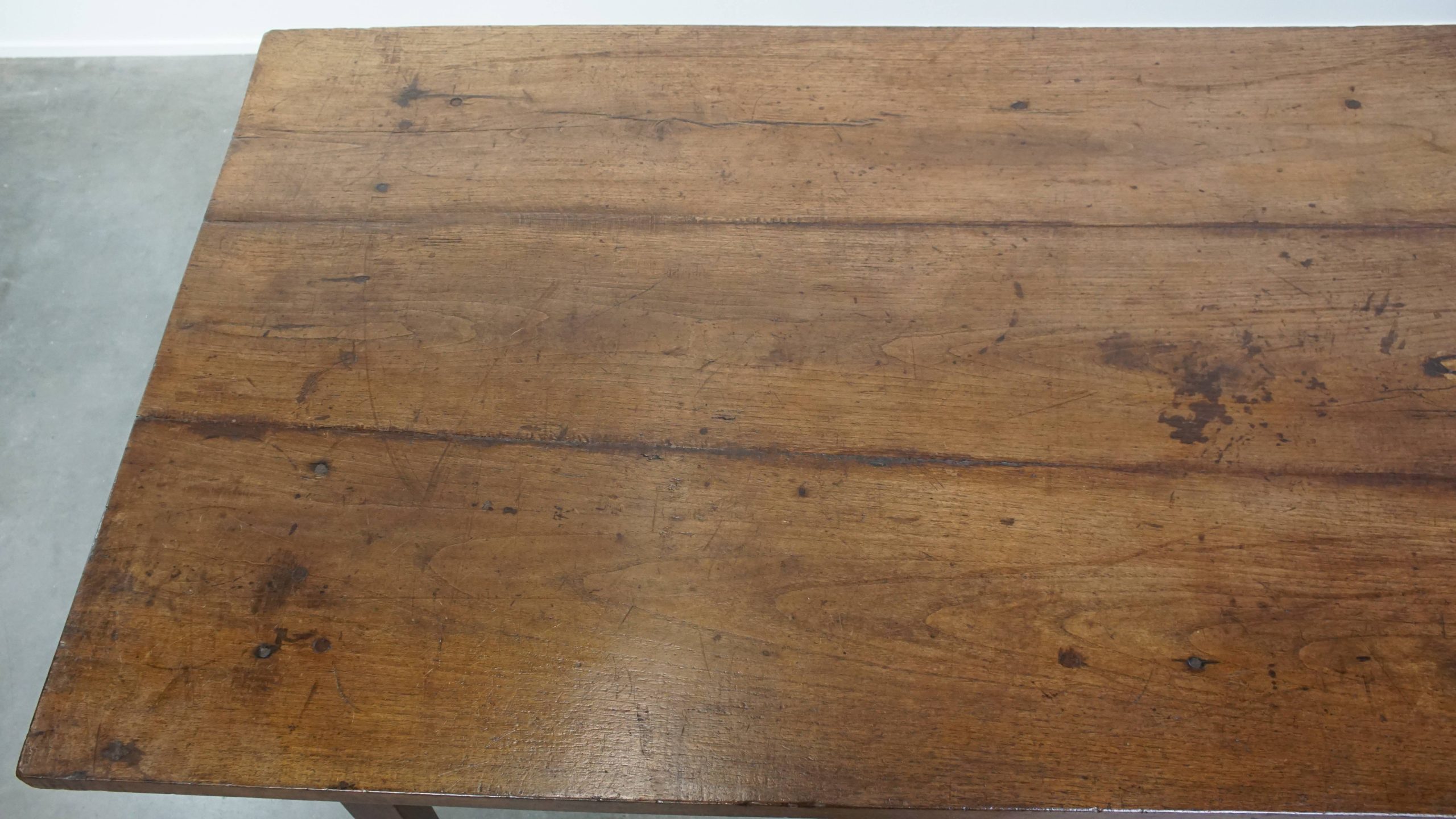 Tijdloze Antieke Vroeg 19e Eeuwse Engelse 6 Persoons Eettafel Met Een Prachtig Blad Van Notenhout image 9